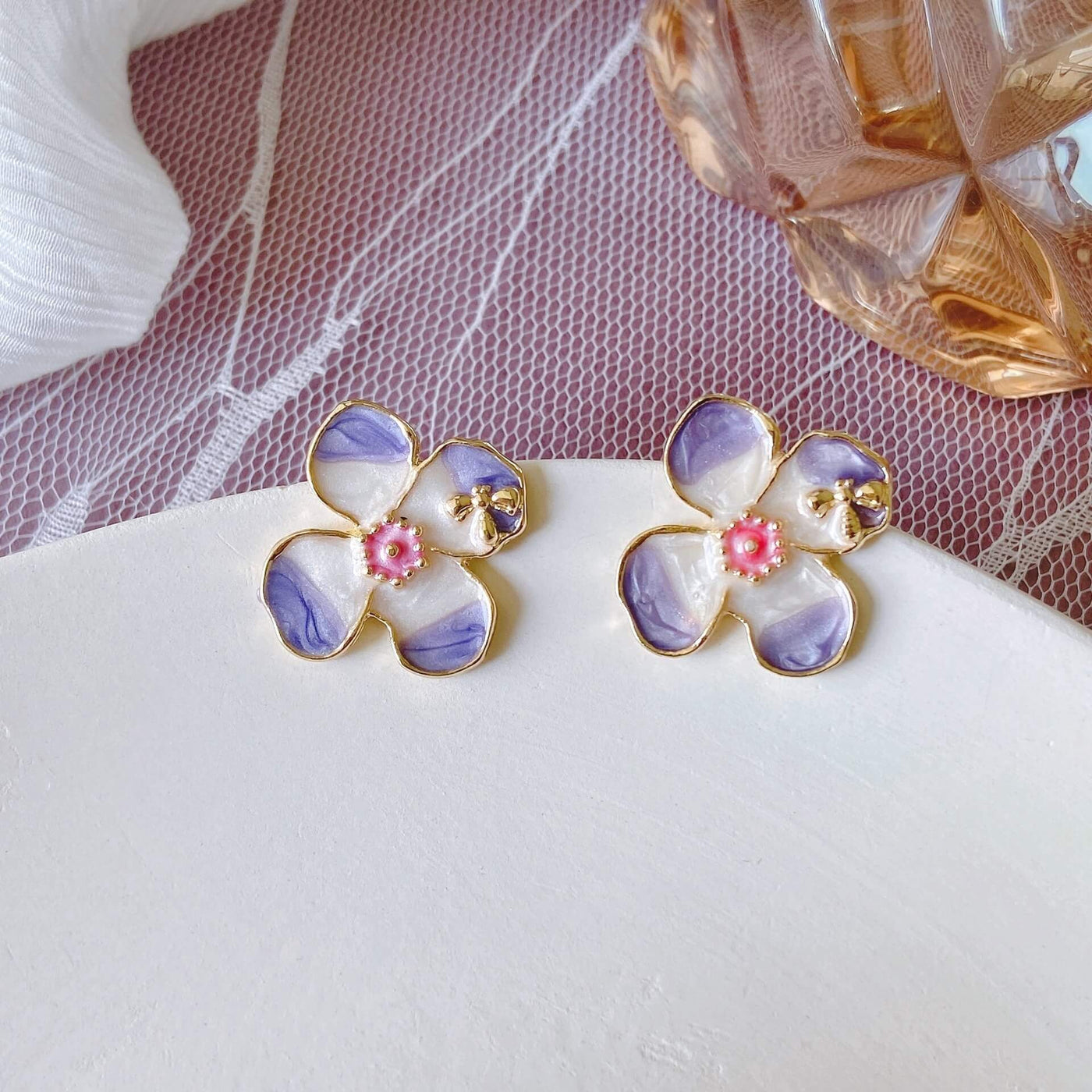 Babakud Palace Garden Bee Flower Earrings