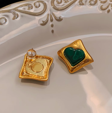 Babakud Retro Green Square Heart Earrings