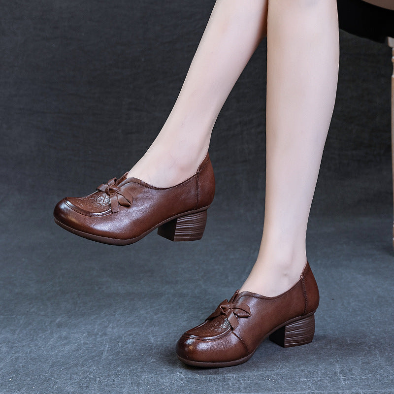 Women Retro Embossed Knot Leather Shoes