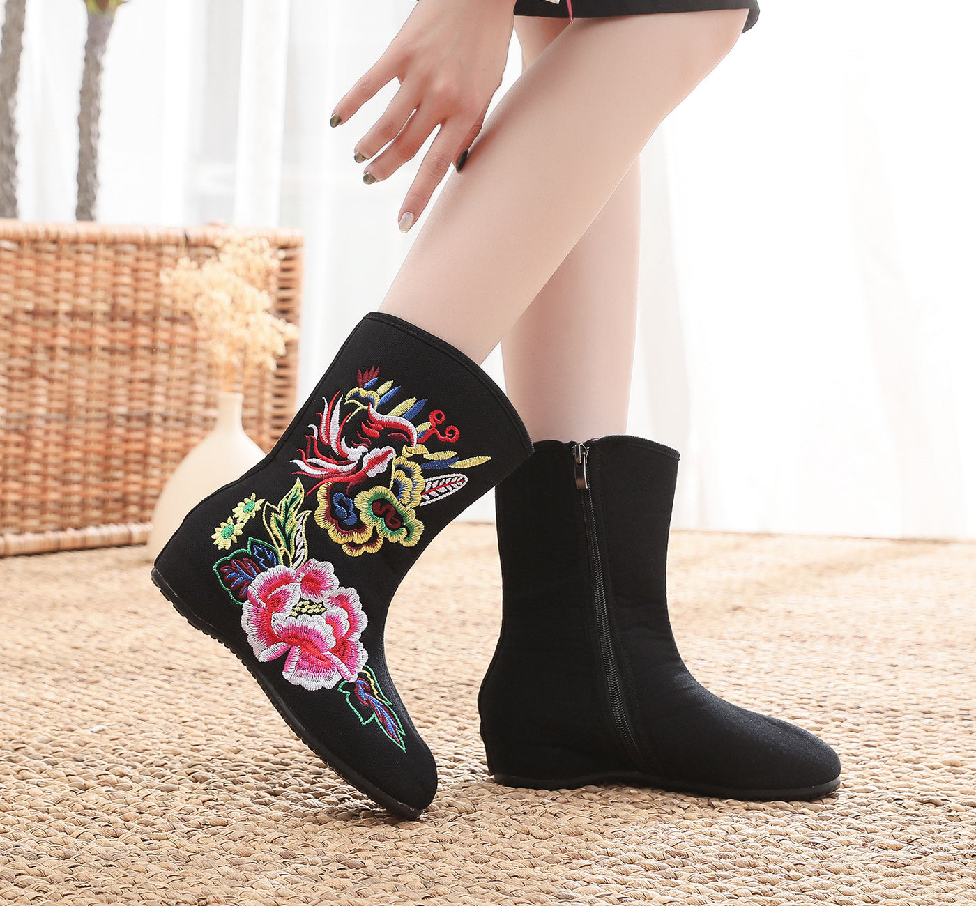 Women Traditional Floral Embroidered Fleece Cotton Boots