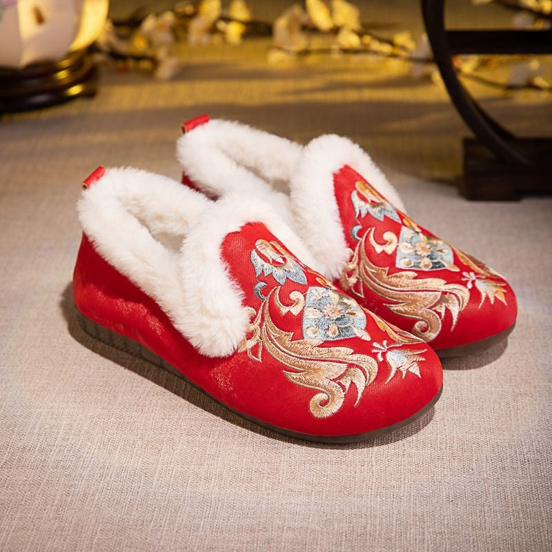 Women Traditional Embroidered Warm Fur-Lined Cotton Cloth Shoes