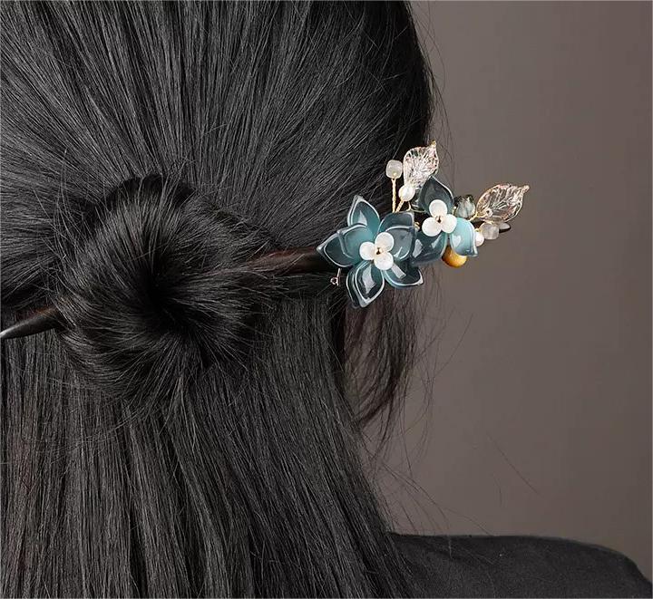 Ancient Style Glass Petals Elegant Ebony Hairpin