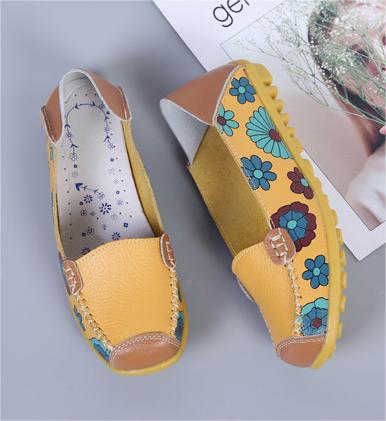 Plus Size Soft Soled Printed Leather Slip-Ons