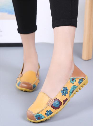 Plus Size Soft Soled Printed Leather Slip-Ons