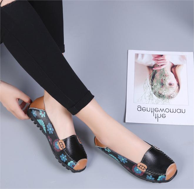 Plus Size Soft Soled Printed Leather Slip-Ons