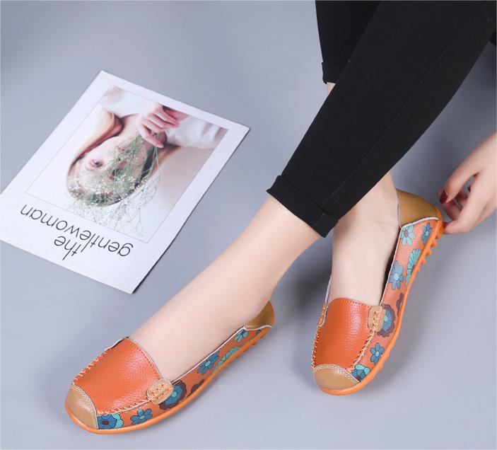 Plus Size Soft Soled Printed Leather Slip-Ons