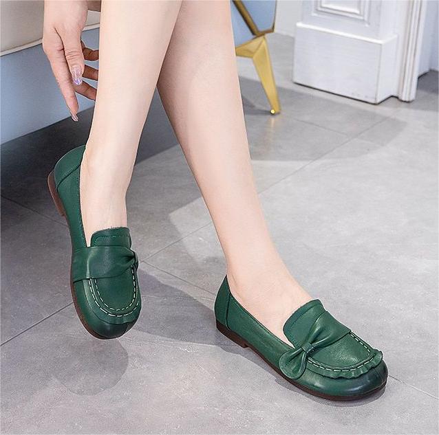 Women Retro Ruffled Soft Soled Slip On Shoes