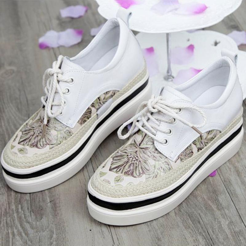 Waterproof Platform Round Toe Flower Leather Paneled Shoes